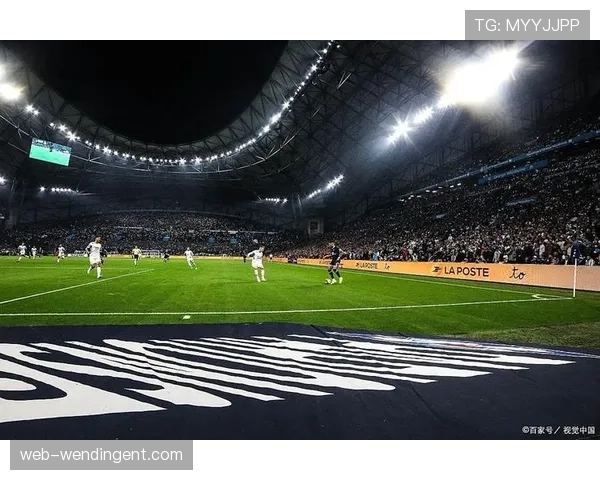 巴黎圣日耳曼伤病潮迫使恩里克调整中场配置 鲁伊斯缺阵影响控制力 巴黎圣日耳曼伤病潮迫使恩里克调整中场配置 鲁伊斯缺阵影响控制力